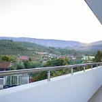 The Horizon * Berat